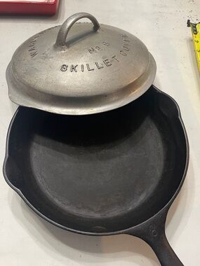 Cast Iron Skillet with Metal Lid - Black and Silver